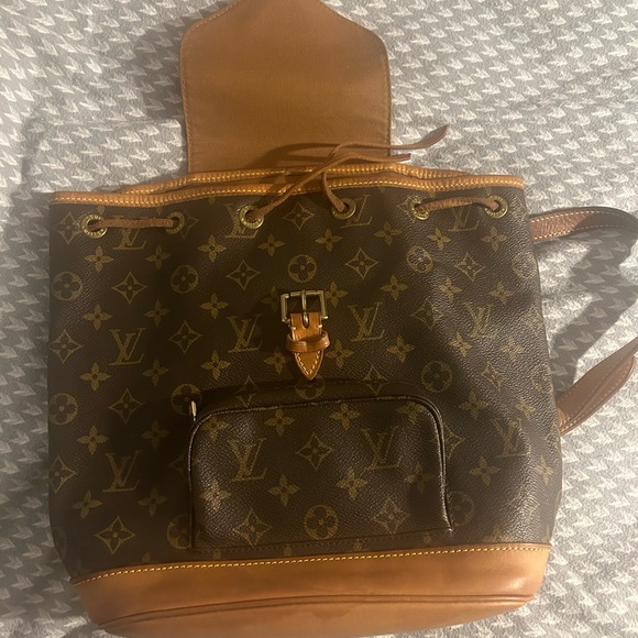 Authentic Louis Vuitton Montsouris Monogram Backpack MM - Picture 9 of 16